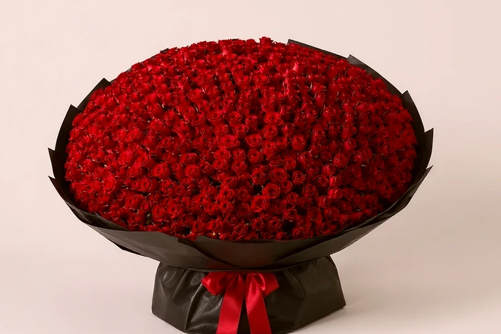 Buquê Luxuoso com 500 Rosas Vermelhas Colombianas Premium
