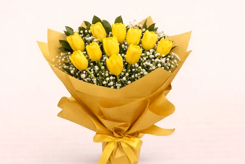 Buquê Radiante com 10 Tulipas Amarelas