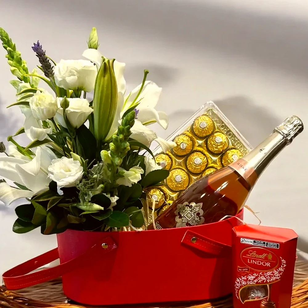 Cesta de Flores Brancas Luxuosas com Orquídeas e Espumante - Um Presente de Elegância e Sabor