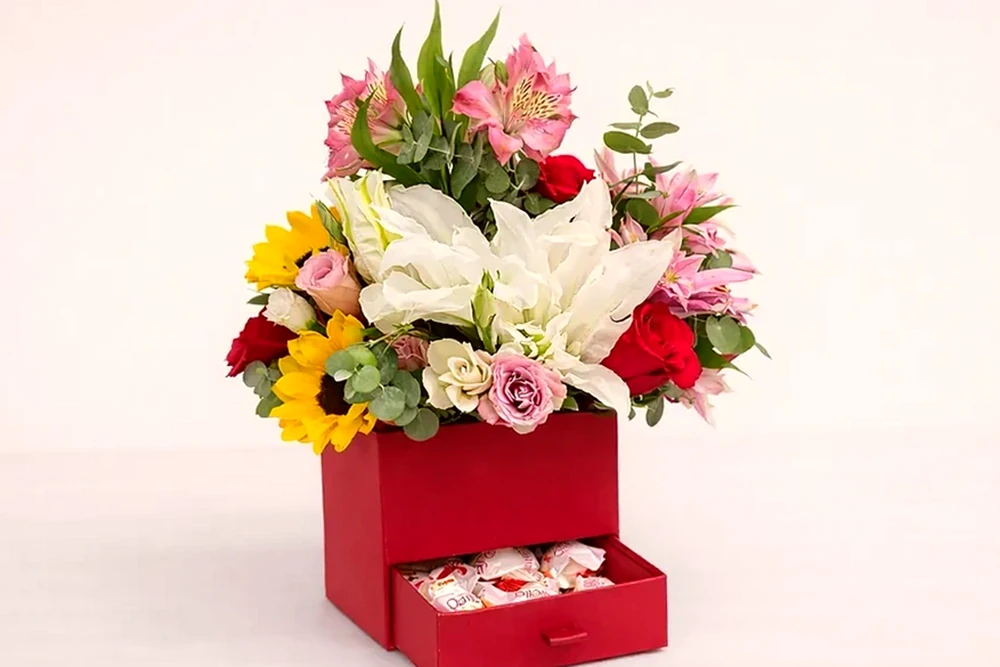Caixa Floral Colorida com Girassol e Chocolates